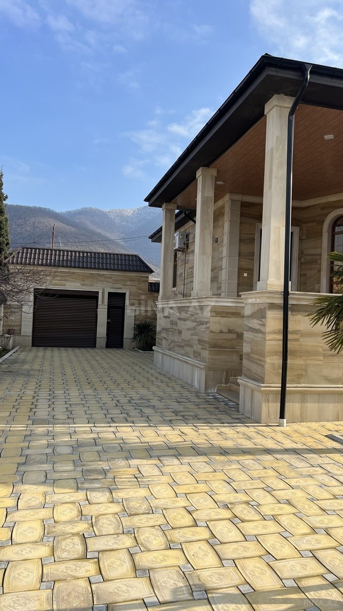 5 otaqlı Həyət evi/Bağ evi, Qax