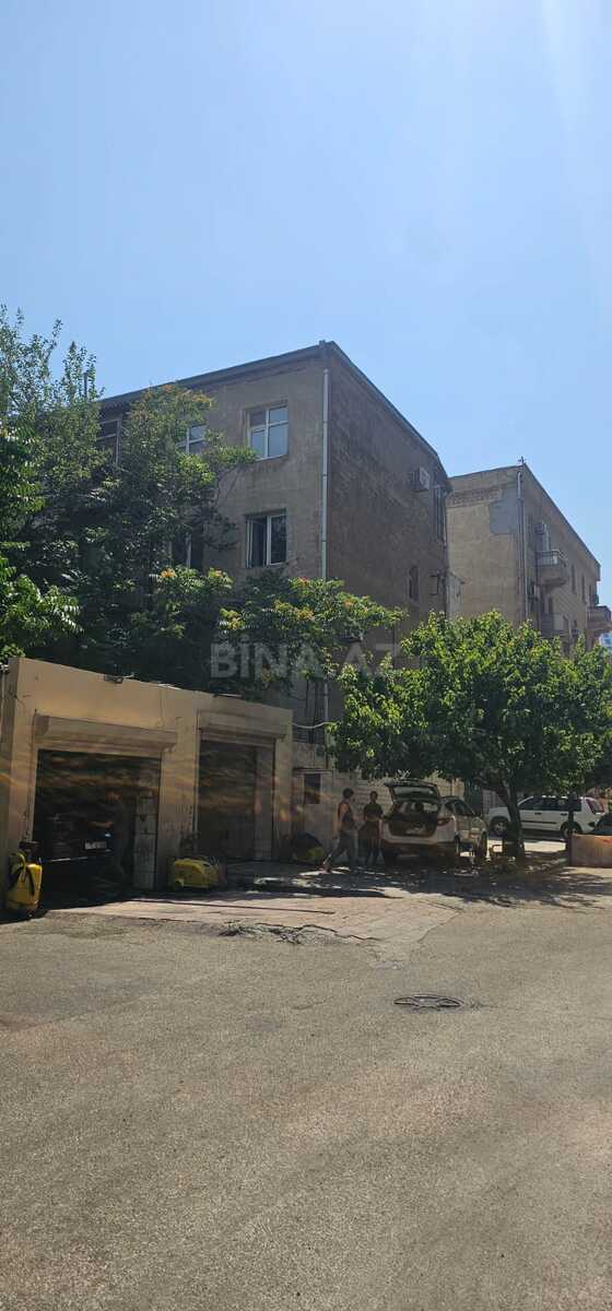 4 otaqlı Köhnə tikili, 28 May m., Bakı