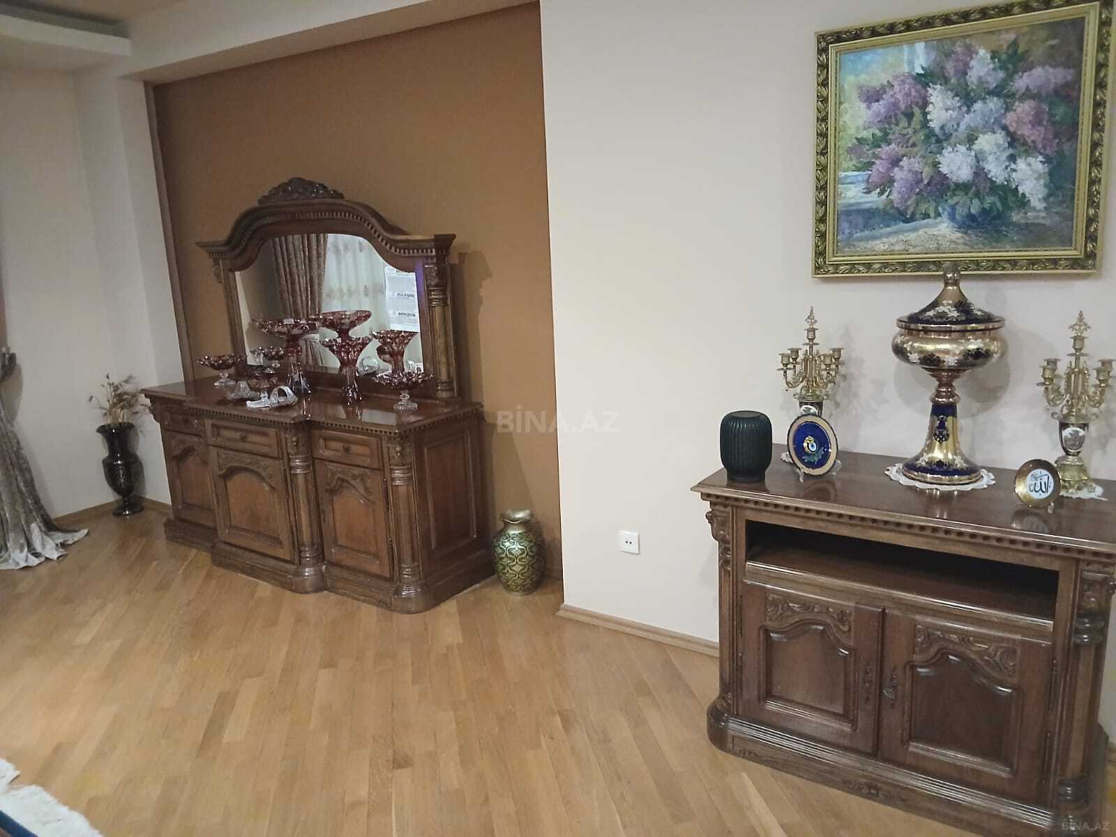 4 otaqlı Yeni tikili, 8 Noyabr m., Bakı