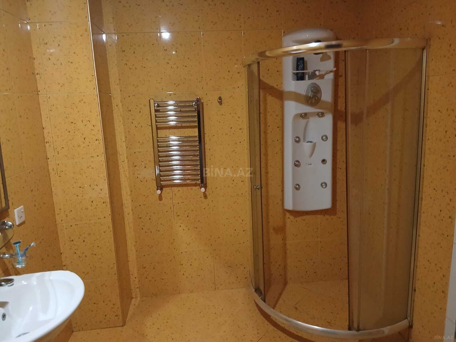 4 otaqlı Yeni tikili, 8 Noyabr m., Bakı