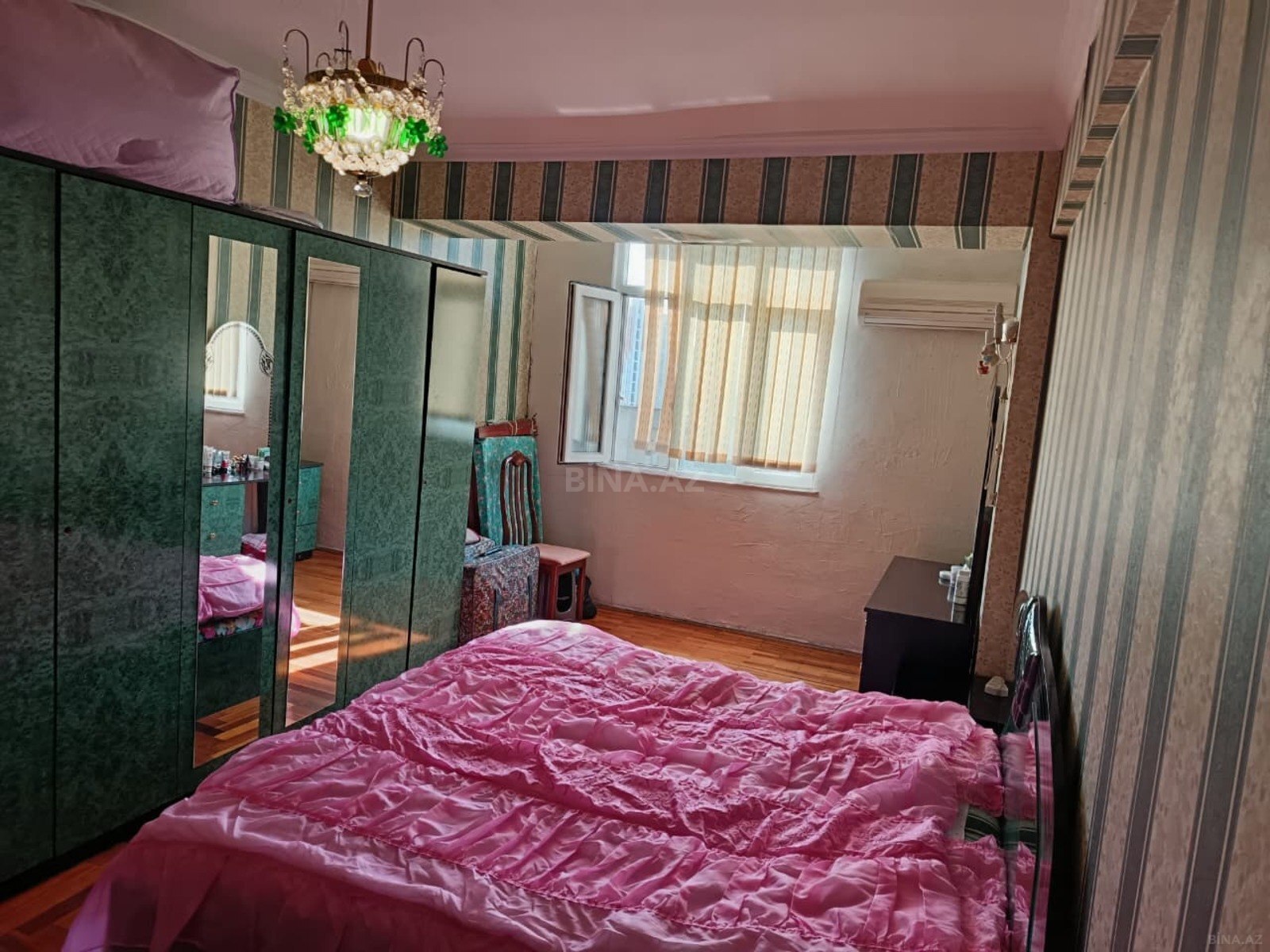 3 otaqlı Köhnə tikili, Elmlər Akademiyası m., Bakı