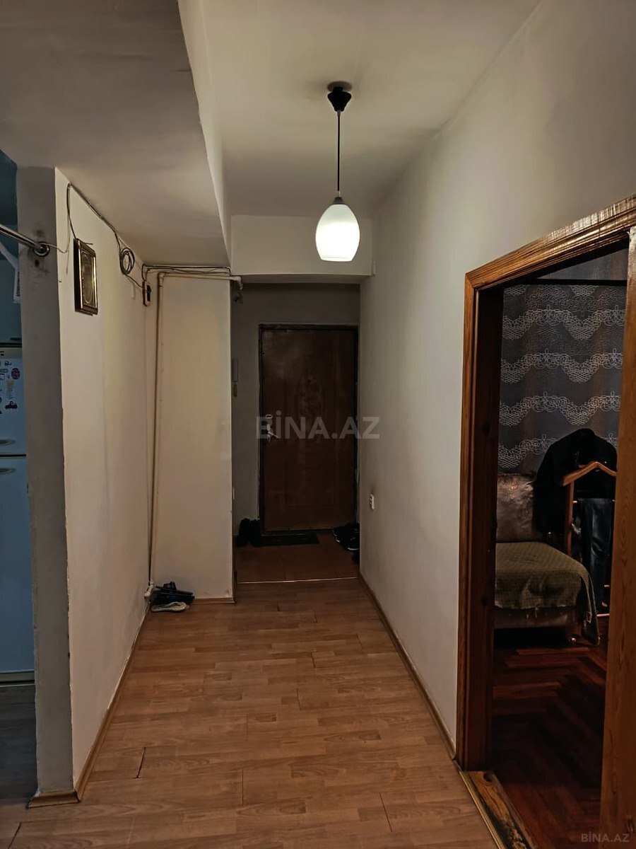 3 otaqlı Köhnə tikili, Elmlər Akademiyası m., Bakı