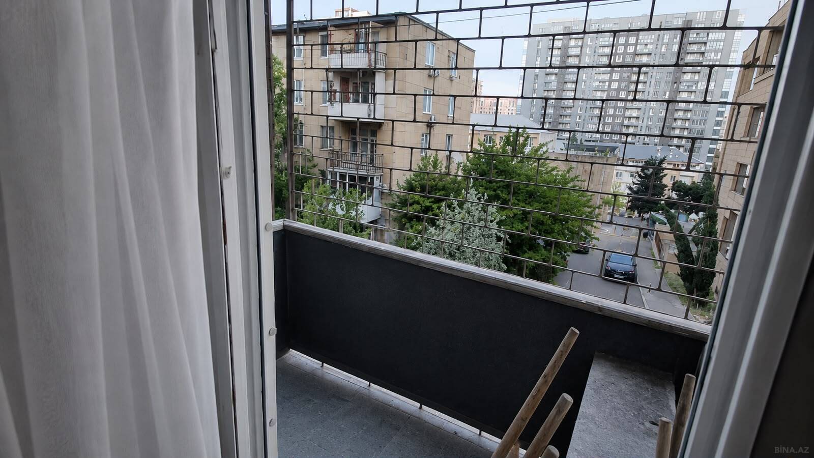 3 otaqlı Köhnə tikili, Elmlər Akademiyası m., Bakı