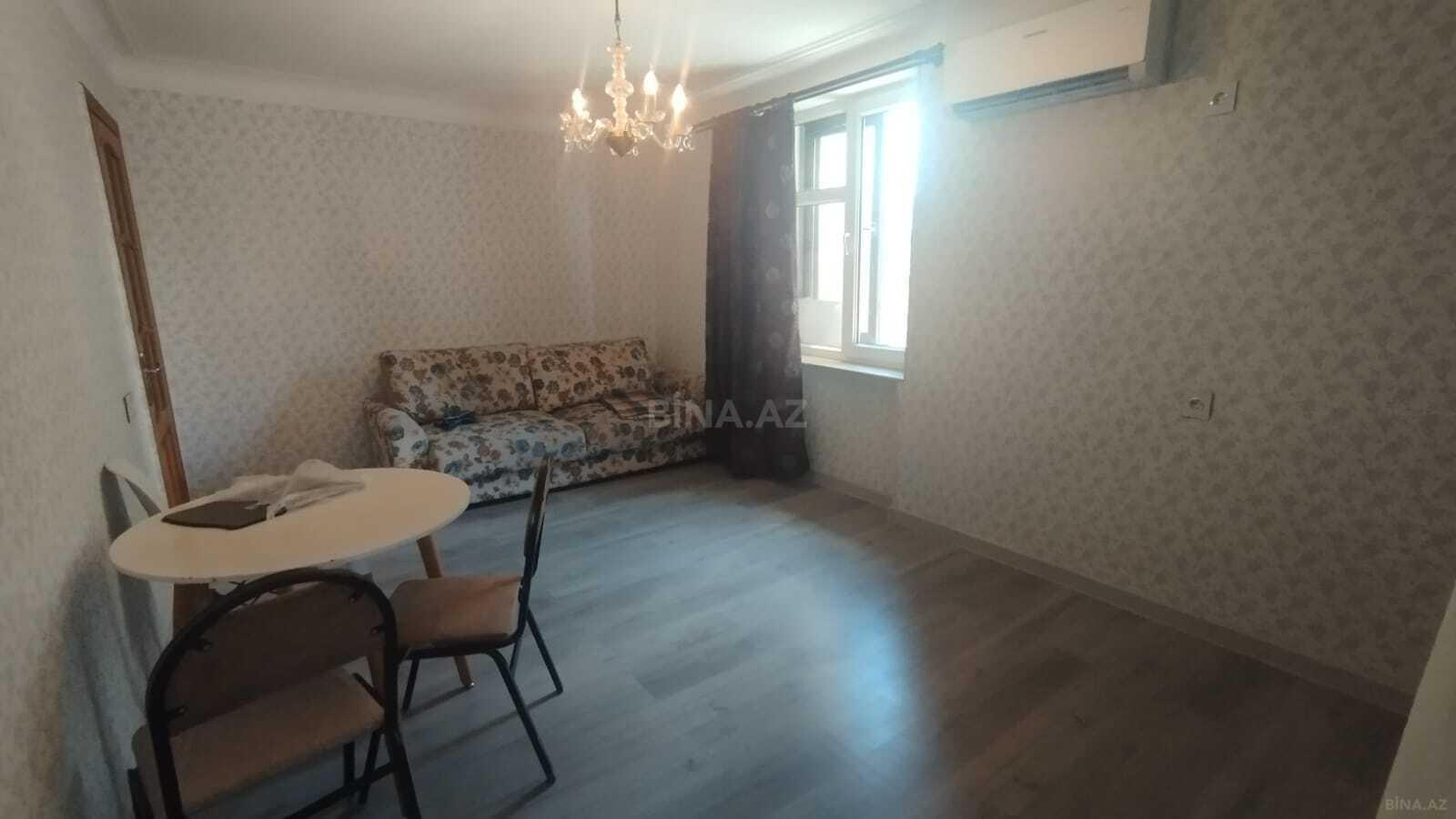 1 otaqlı Köhnə tikili, Elmlər Akademiyası m., Bakı