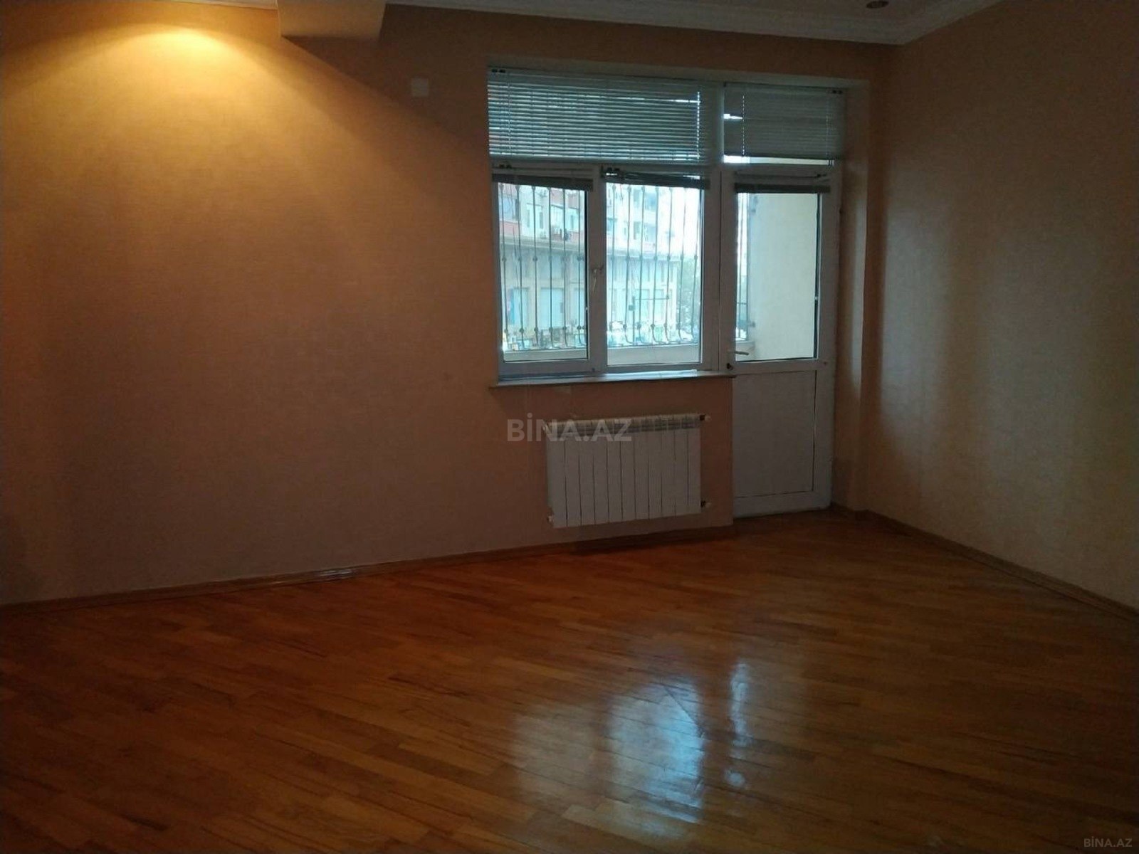 3 otaqlı Köhnə tikili, 8-ci kilometr q., Bakı