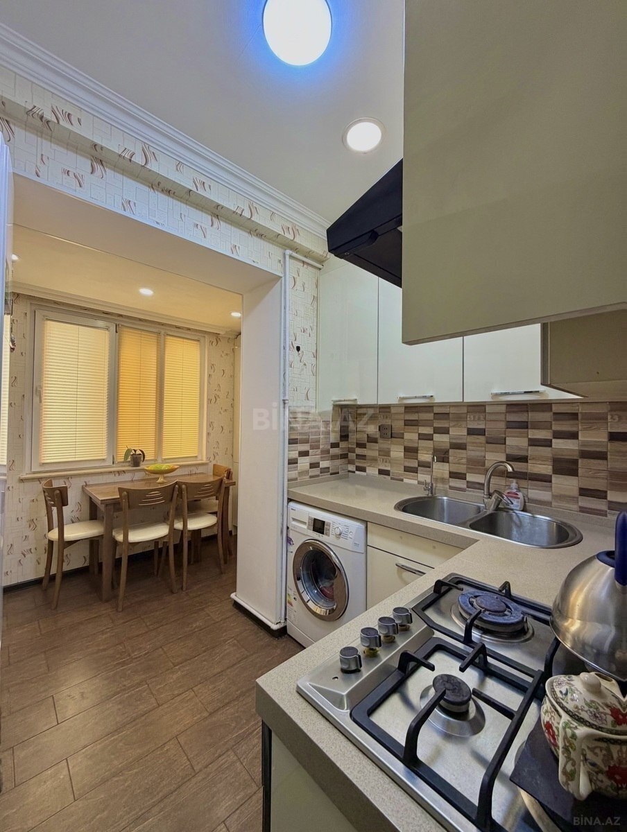 2 otaqlı Köhnə tikili, 28 May m., Bakı