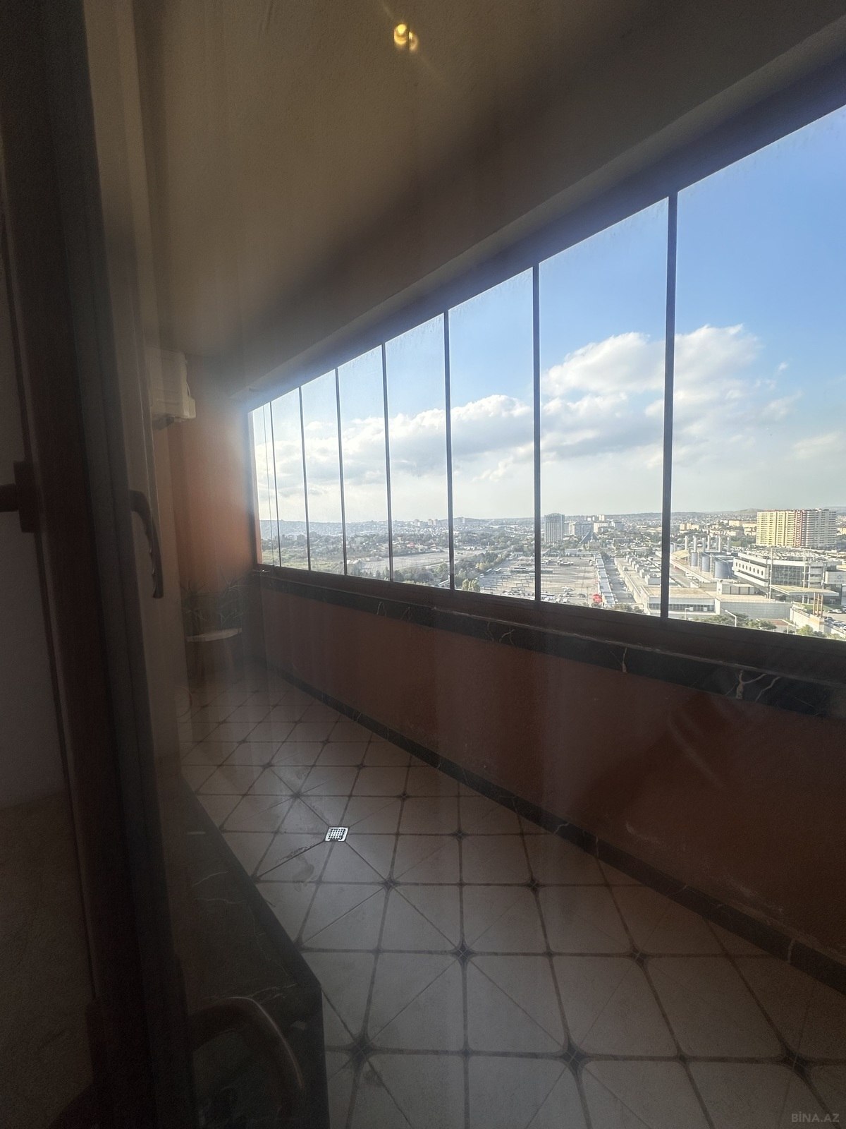3 otaqlı Yeni tikili, Avtovağzal m., Bakı