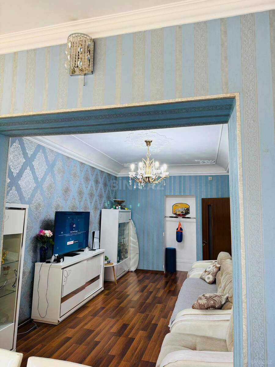 3 otaqlı Köhnə tikili, Neftçilər m., Bakı