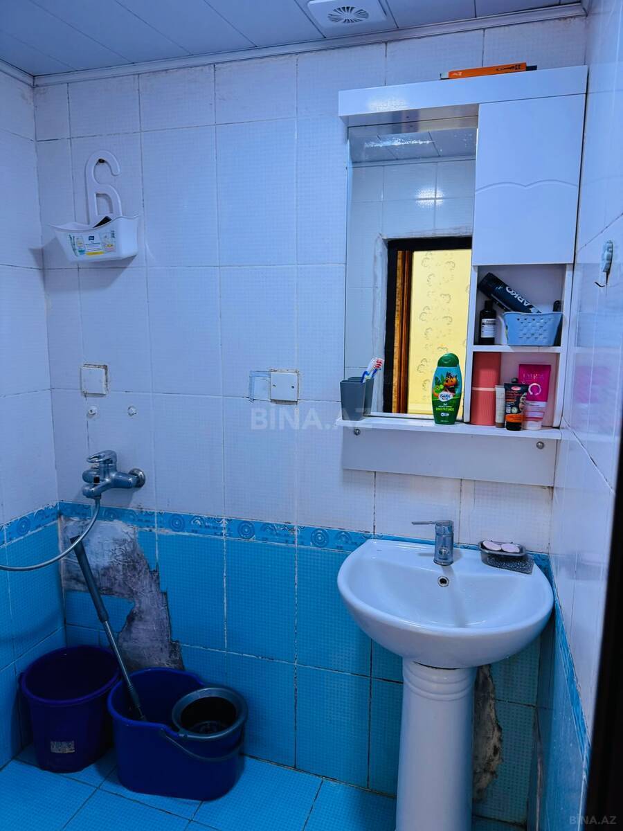 3 otaqlı Köhnə tikili, Neftçilər m., Bakı