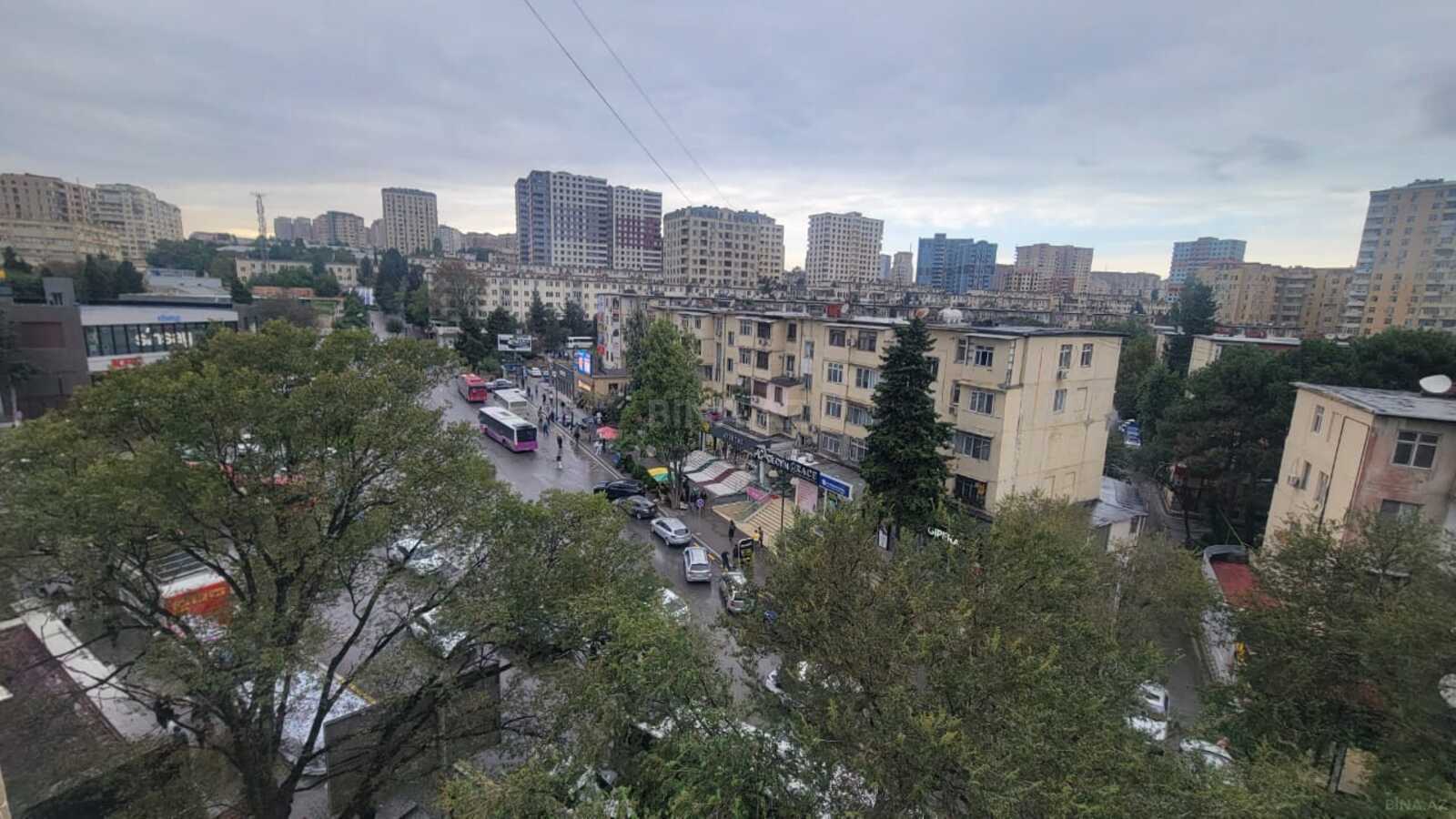 3 otaqlı Köhnə tikili, Memar Əcəmi m., Bakı