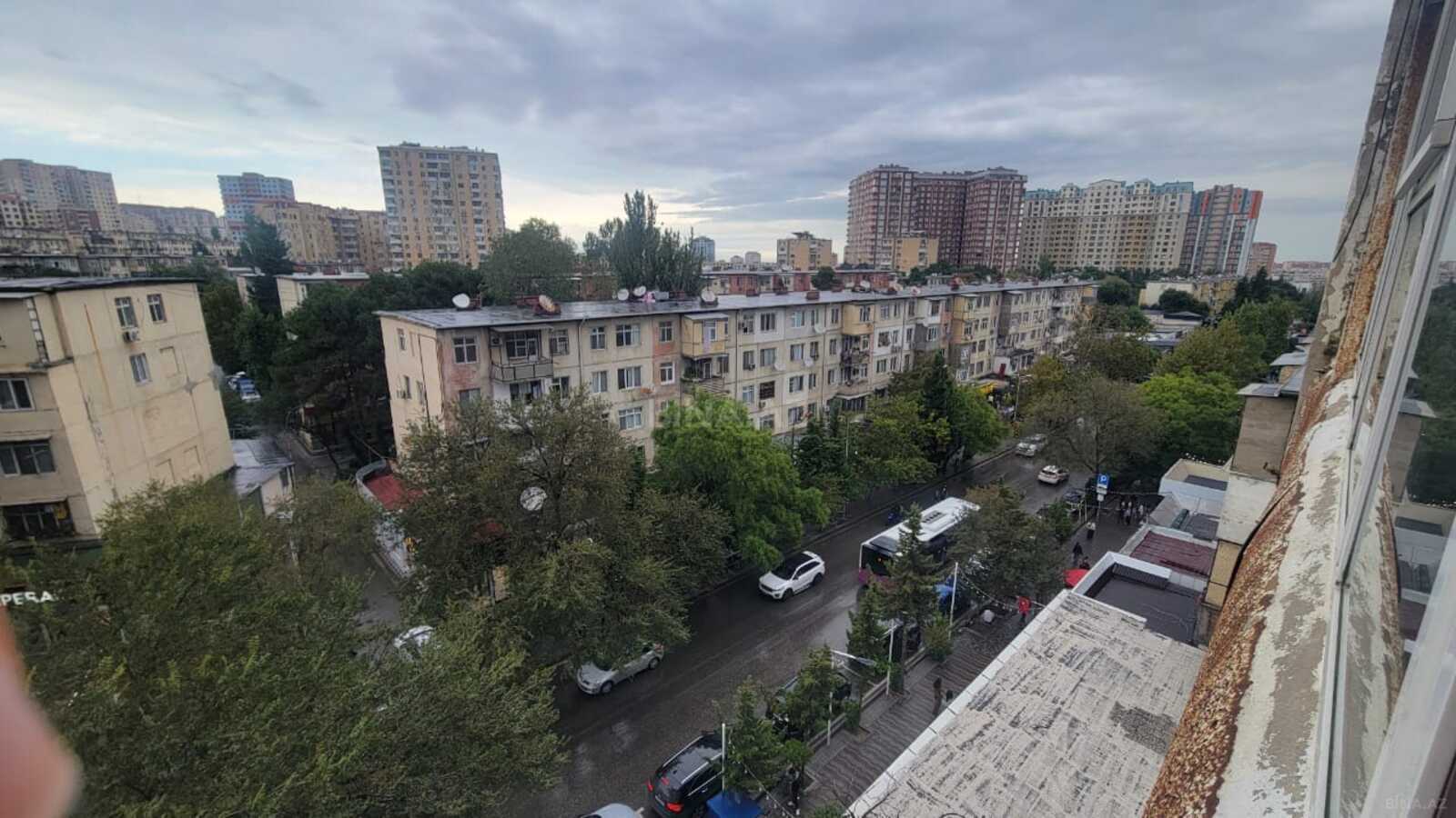 3 otaqlı Köhnə tikili, Memar Əcəmi m., Bakı