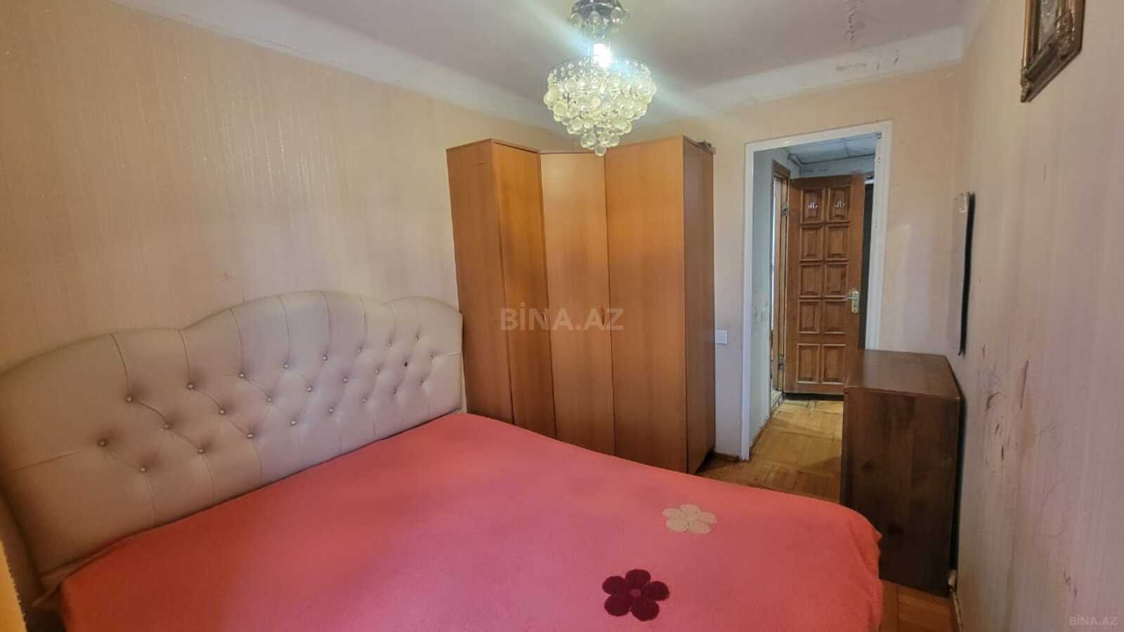3 otaqlı Köhnə tikili, Memar Əcəmi m., Bakı