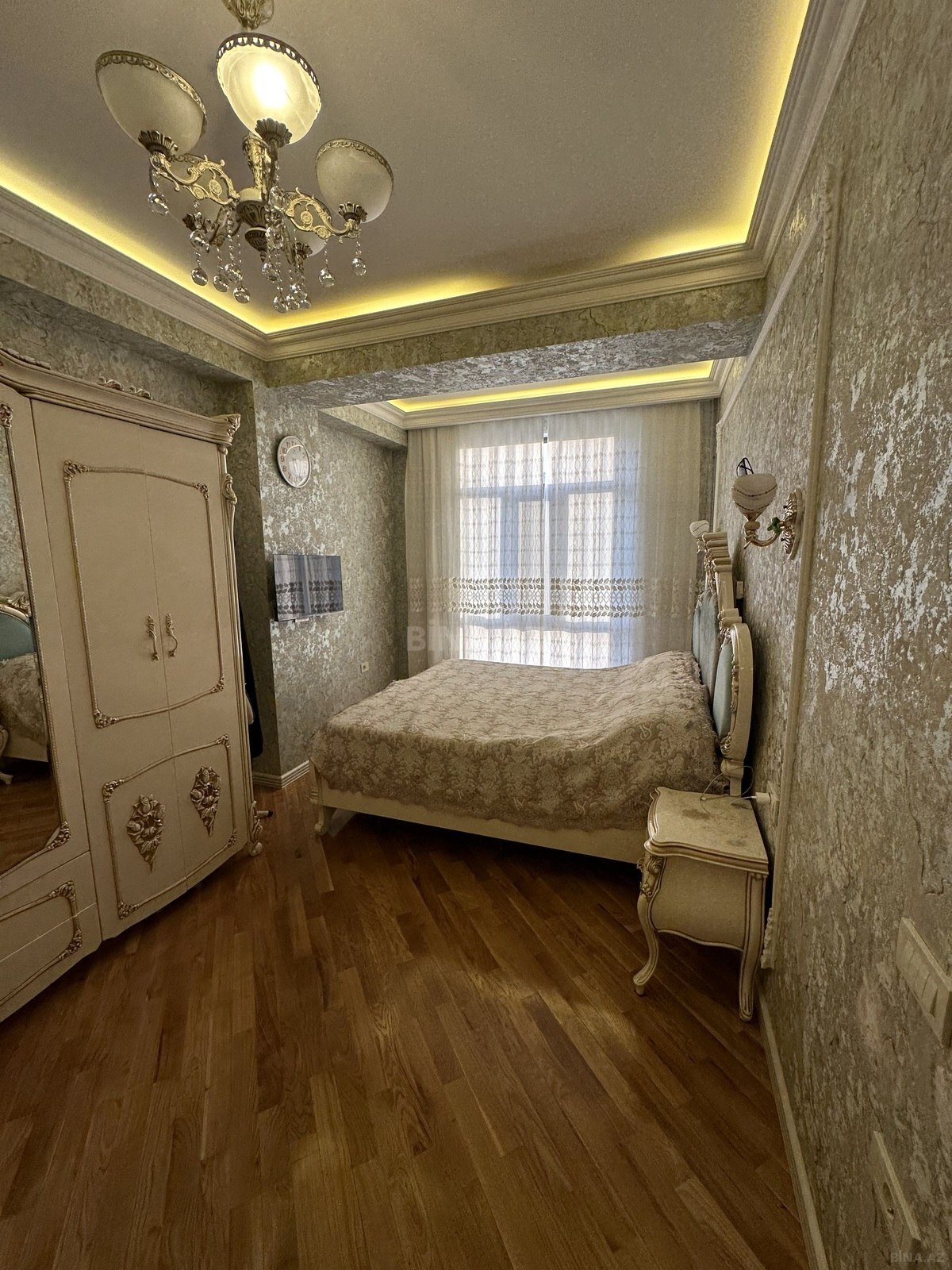 4 otaqlı Yeni tikili, Memar Əcəmi m., Bakı