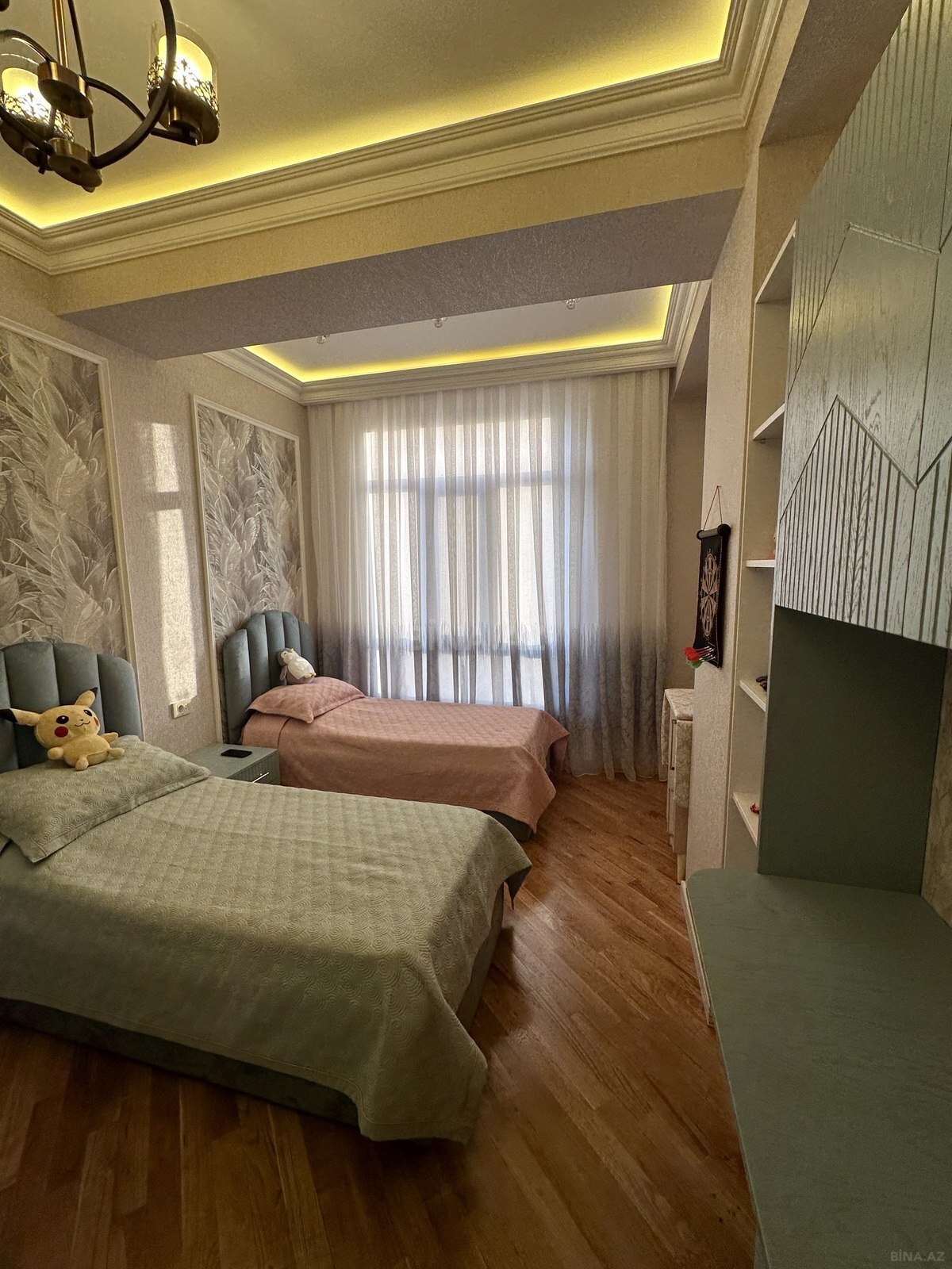 4 otaqlı Yeni tikili, Memar Əcəmi m., Bakı