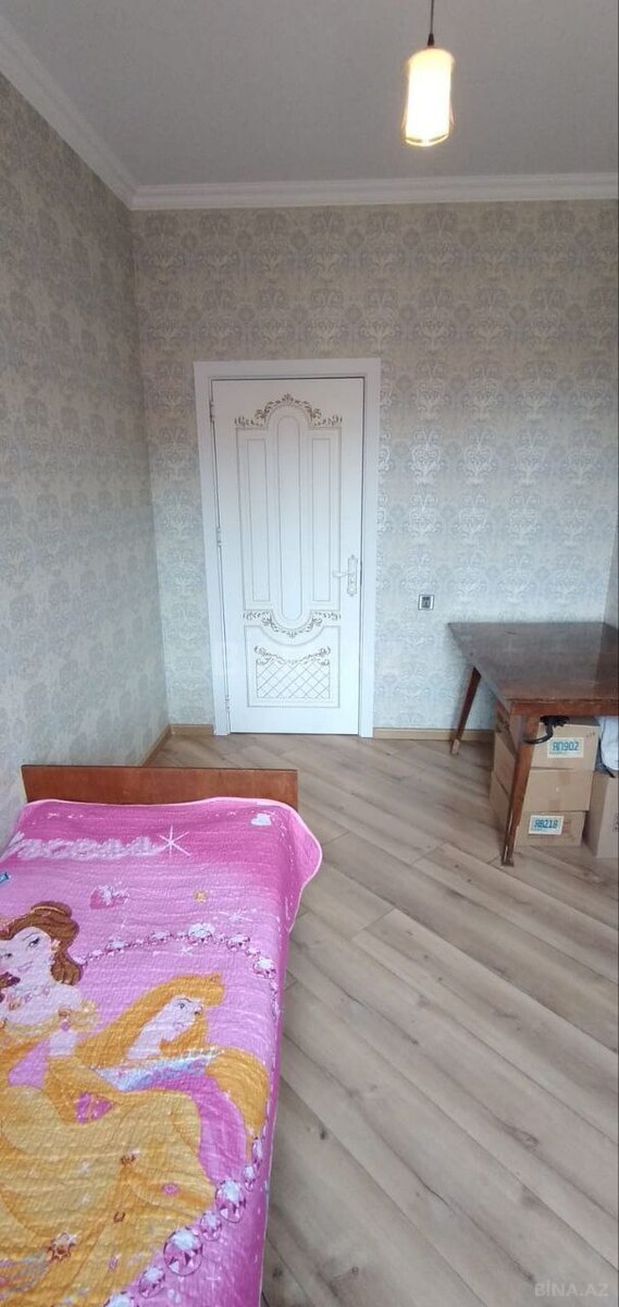 3 otaqlı Köhnə tikili, 7-ci mikrorayon q., Bakı