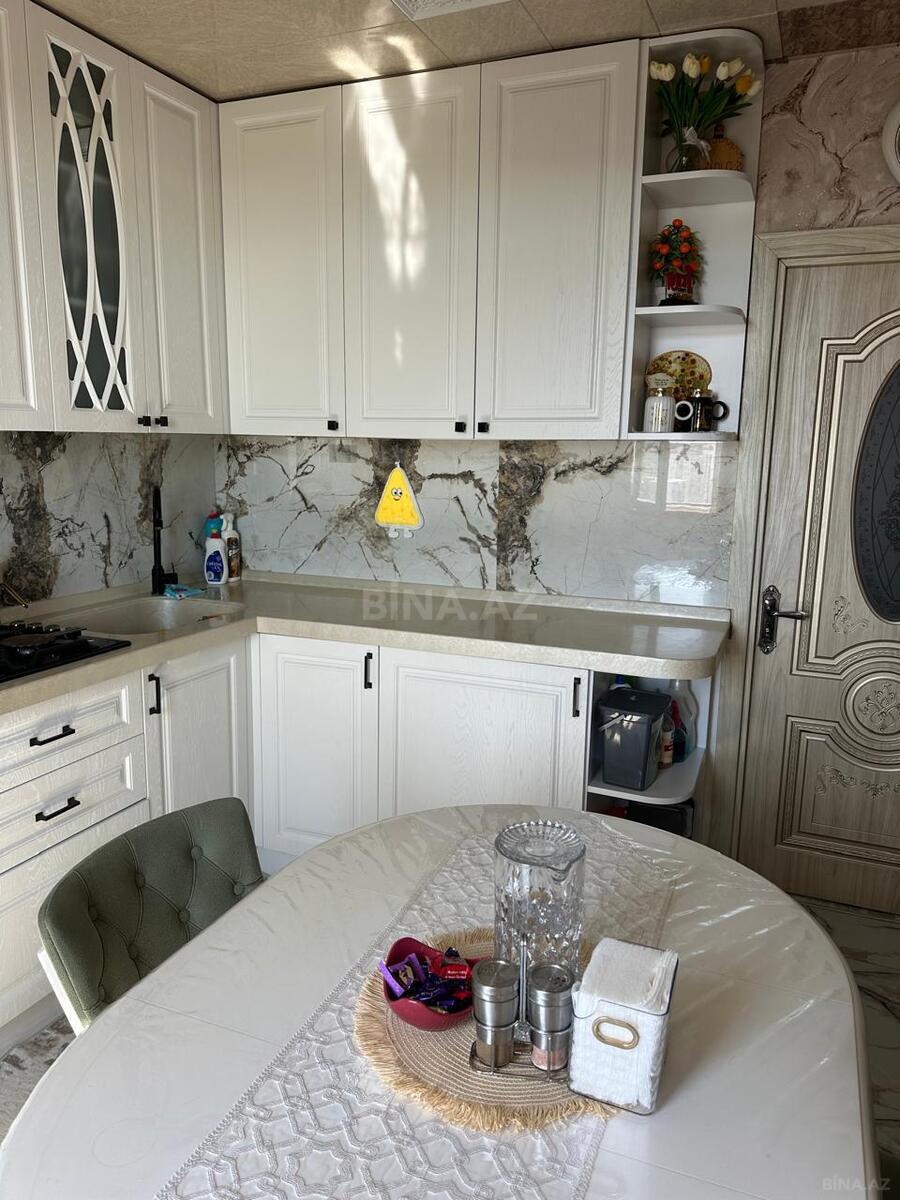 3 otaqlı Köhnə tikili, Həzi Aslanov q., Bakı