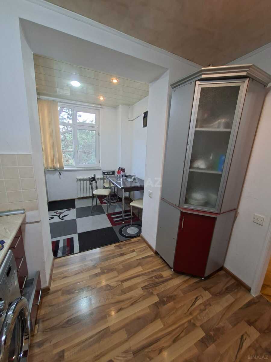3 otaqlı Köhnə tikili, Neftçilər m., Bakı