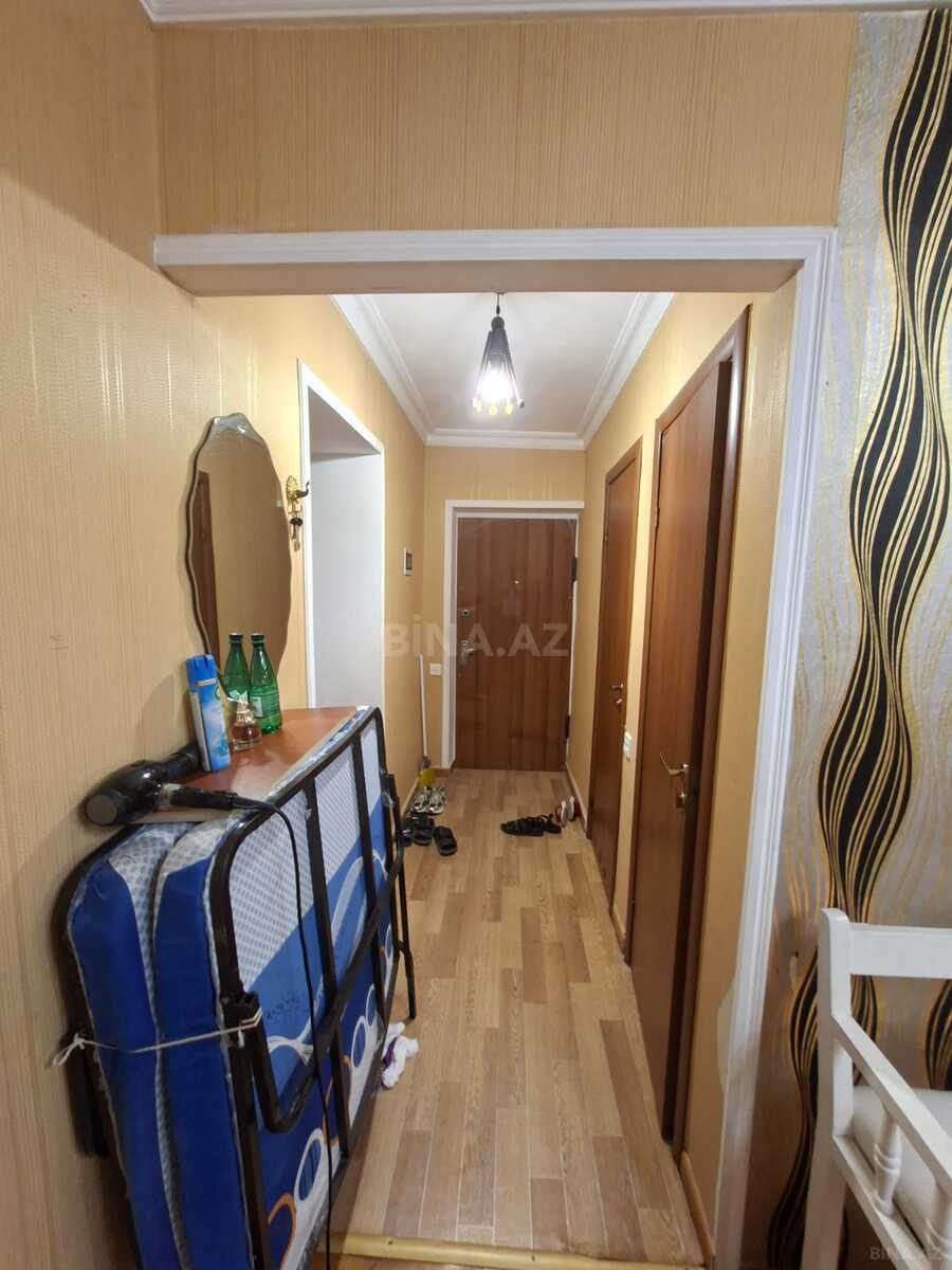 3 otaqlı Köhnə tikili, Neftçilər m., Bakı