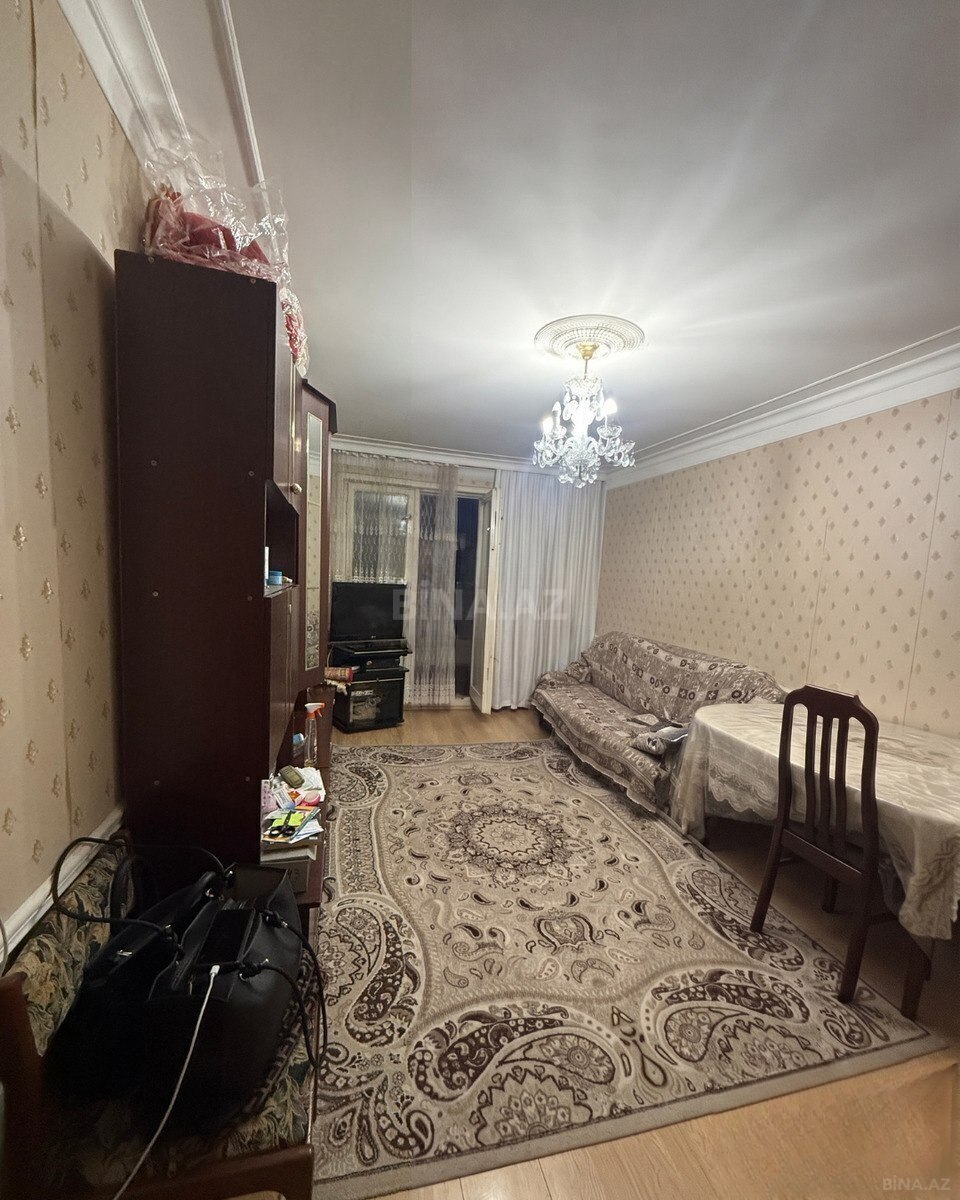 3 otaqlı Köhnə tikili, Xalqlar Dostluğu m., Bakı