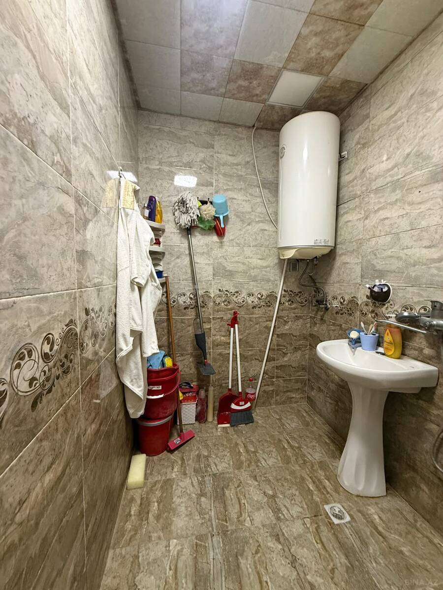 2 otaqlı Köhnə tikili, Memar Əcəmi m., Bakı