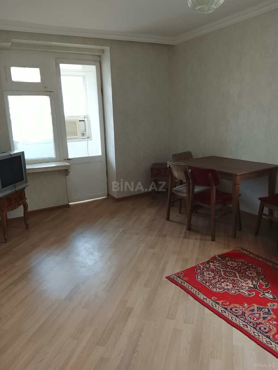 1 otaqlı Köhnə tikili, İnşaatçılar m., Bakı