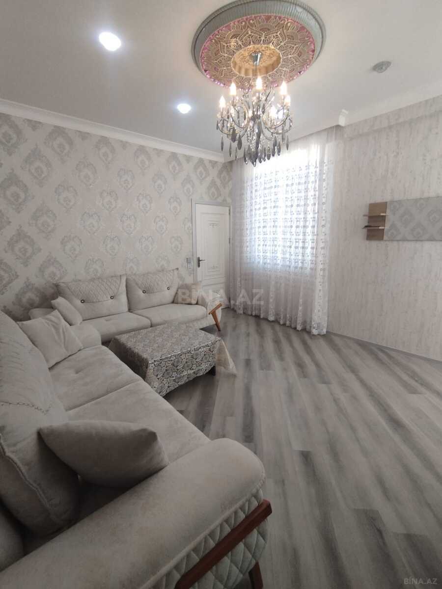 3 otaqlı Yeni tikili, Xırdalan