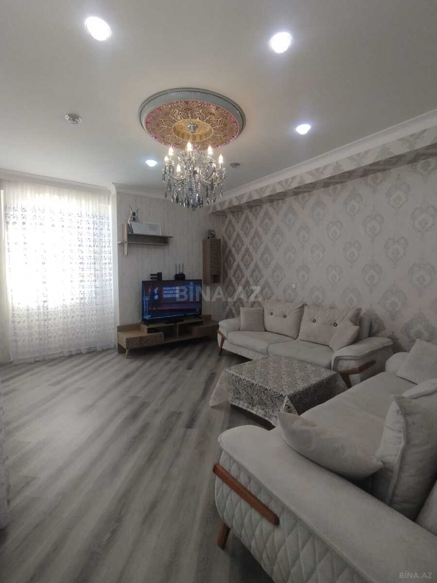 3 otaqlı Yeni tikili, Xırdalan