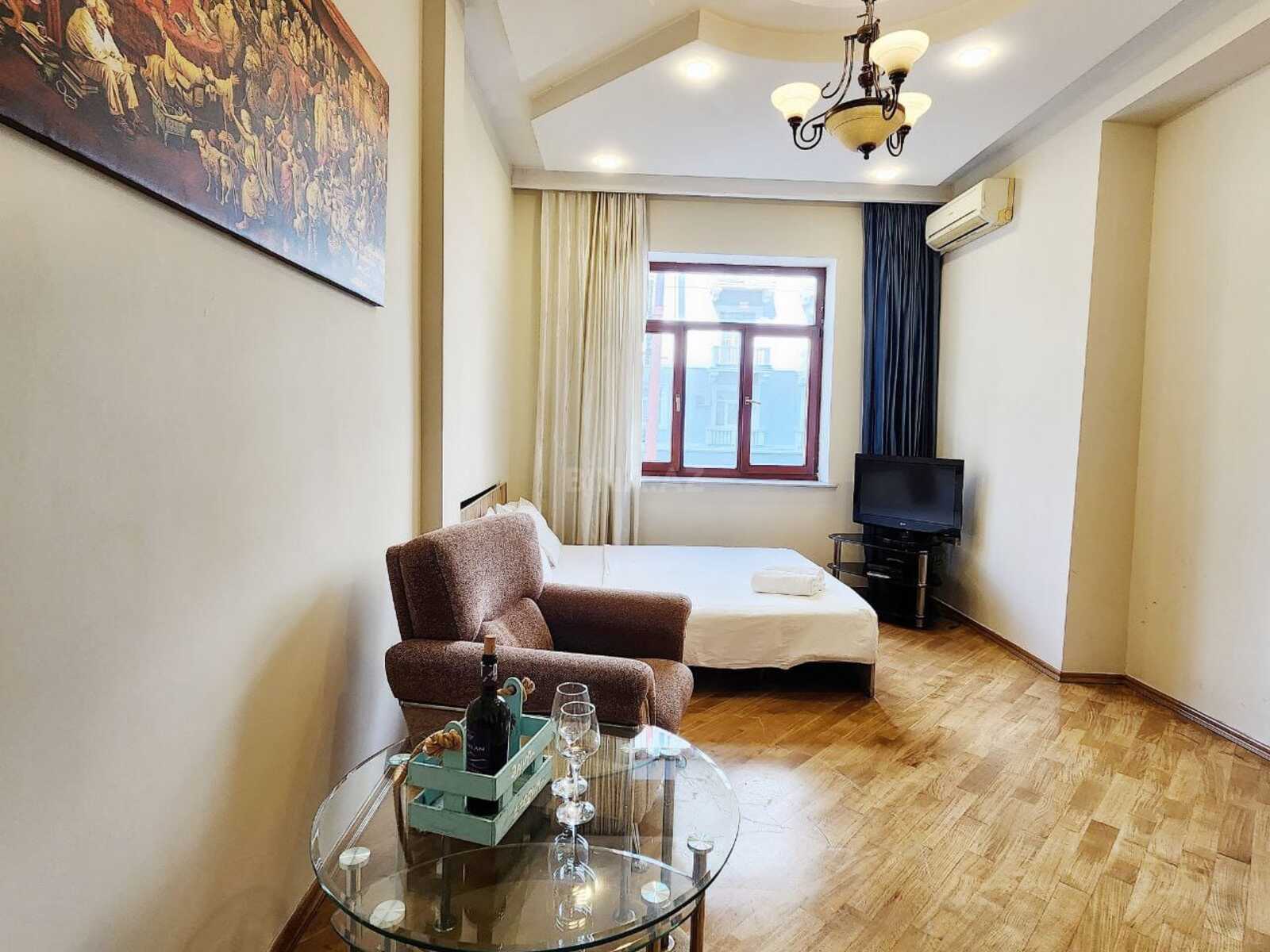 3 otaqlı Köhnə tikili, Sahil m., Bakı