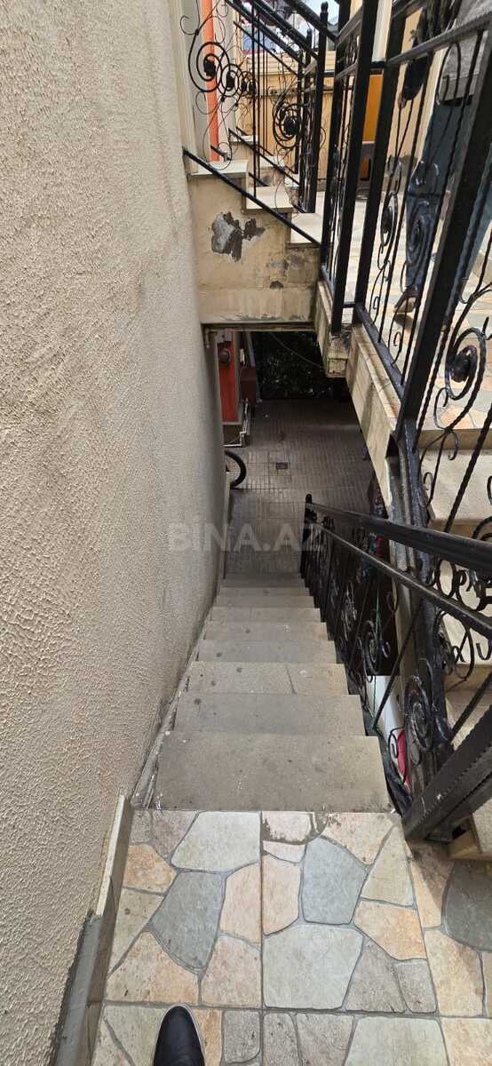 1 otaqlı Köhnə tikili, Elmlər Akademiyası m., Bakı