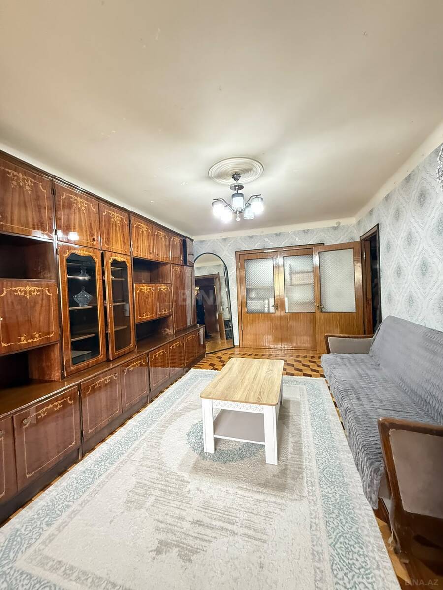 3 otaqlı Köhnə tikili, Elmlər Akademiyası m., Bakı