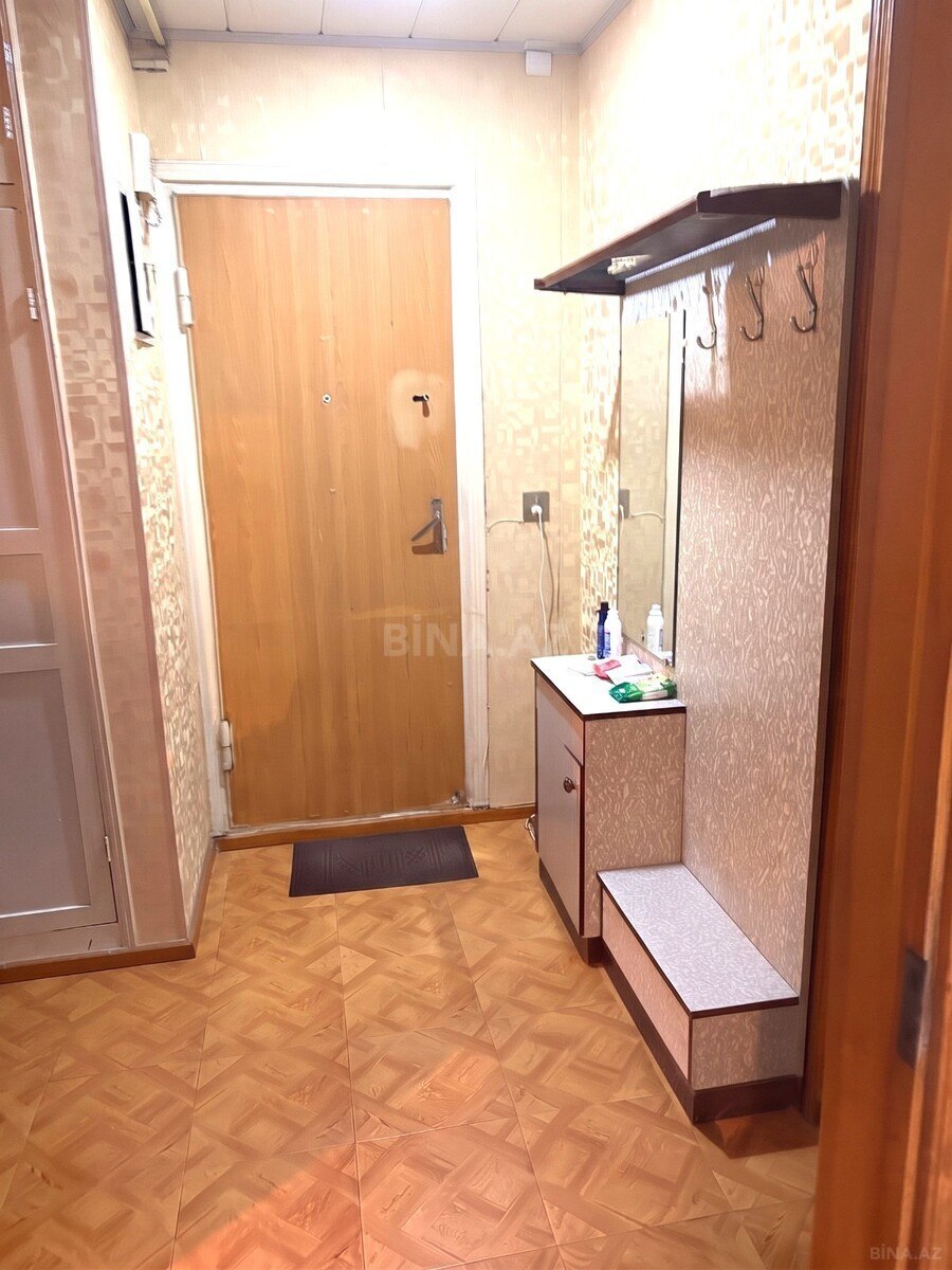 3 otaqlı Köhnə tikili, Xalqlar Dostluğu m., Bakı