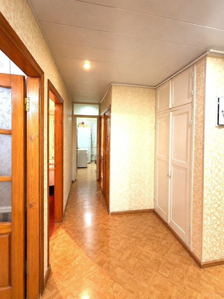 3 otaqlı Köhnə tikili, Xalqlar Dostluğu m., Bakı