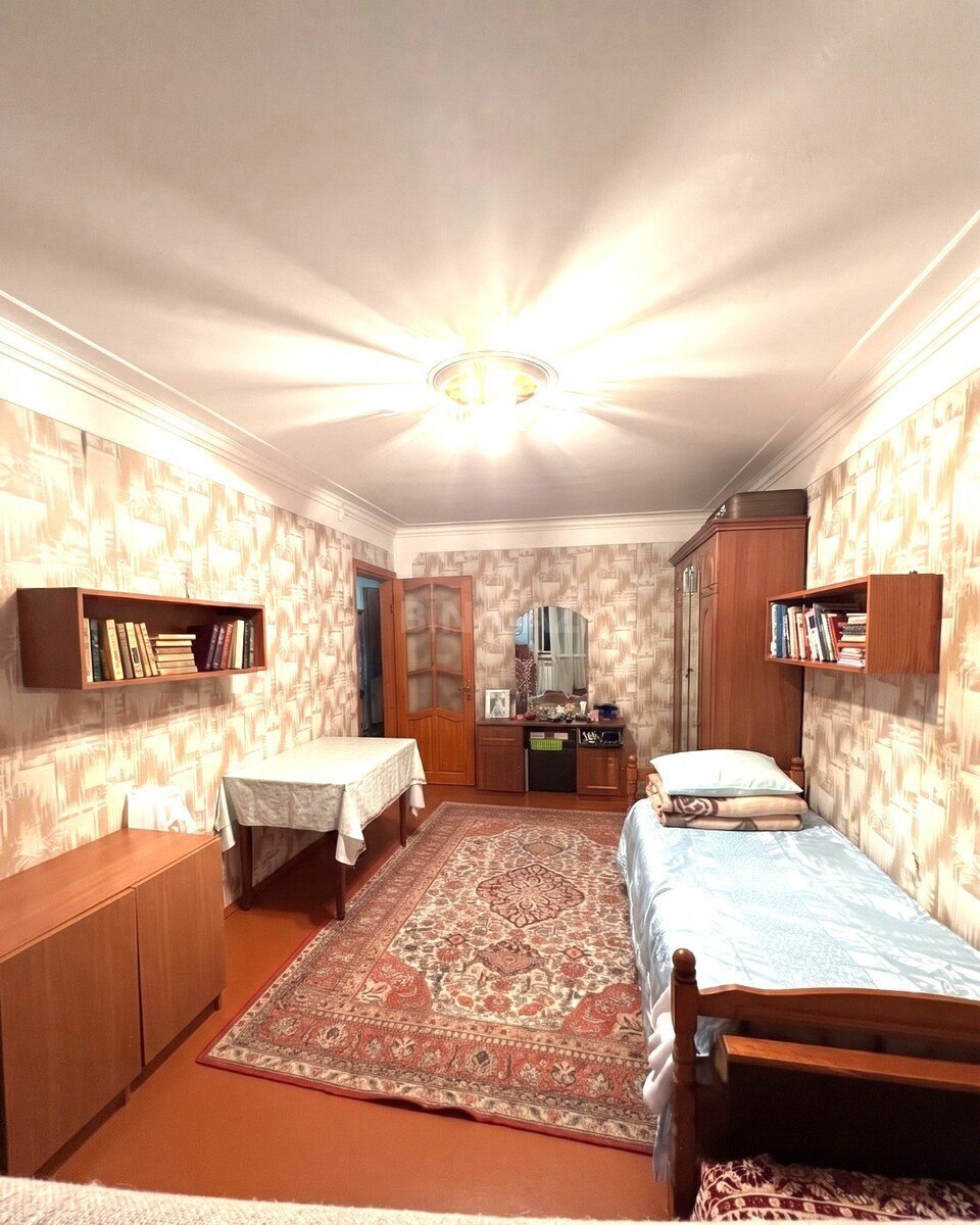 3 otaqlı Köhnə tikili, Xalqlar Dostluğu m., Bakı