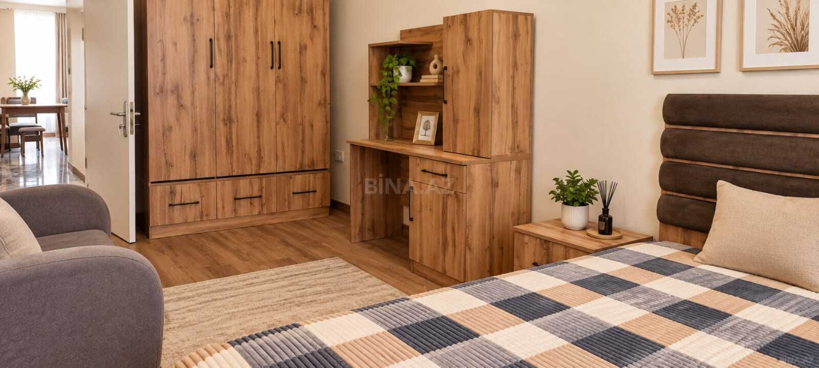 4 otaqlı Köhnə tikili, Nizami m., Bakı