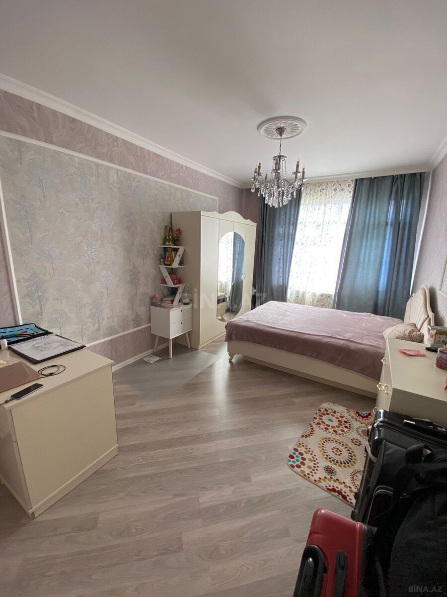 3 otaqlı Köhnə tikili, Memar Əcəmi m., Bakı