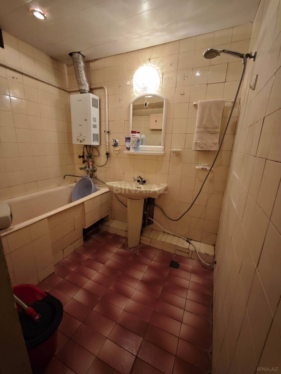 3 otaqlı Köhnə tikili, Neftçilər m., Bakı