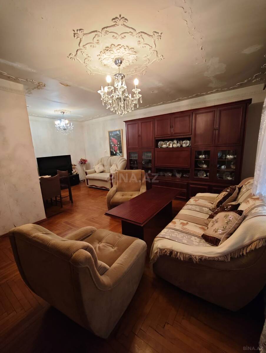 3 otaqlı Köhnə tikili, Neftçilər m., Bakı