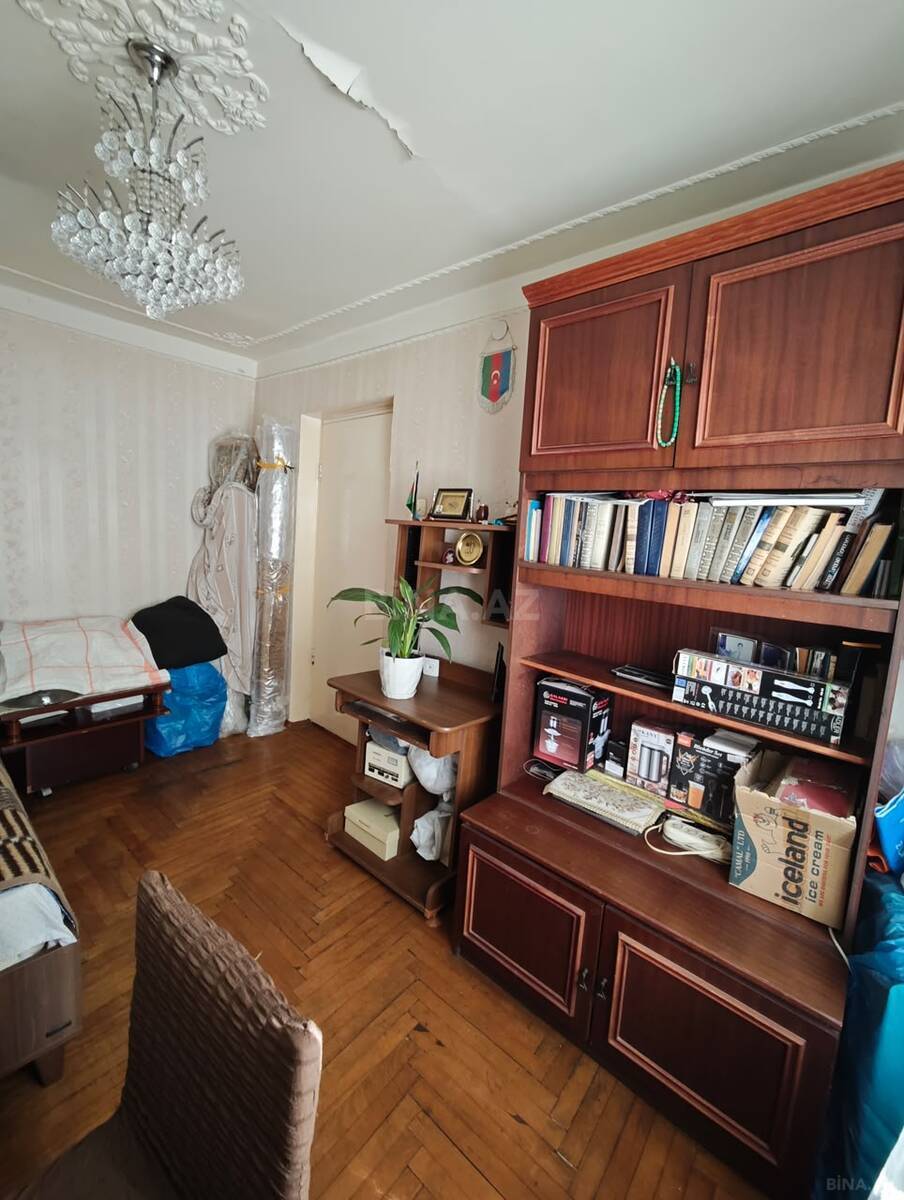 3 otaqlı Köhnə tikili, Neftçilər m., Bakı