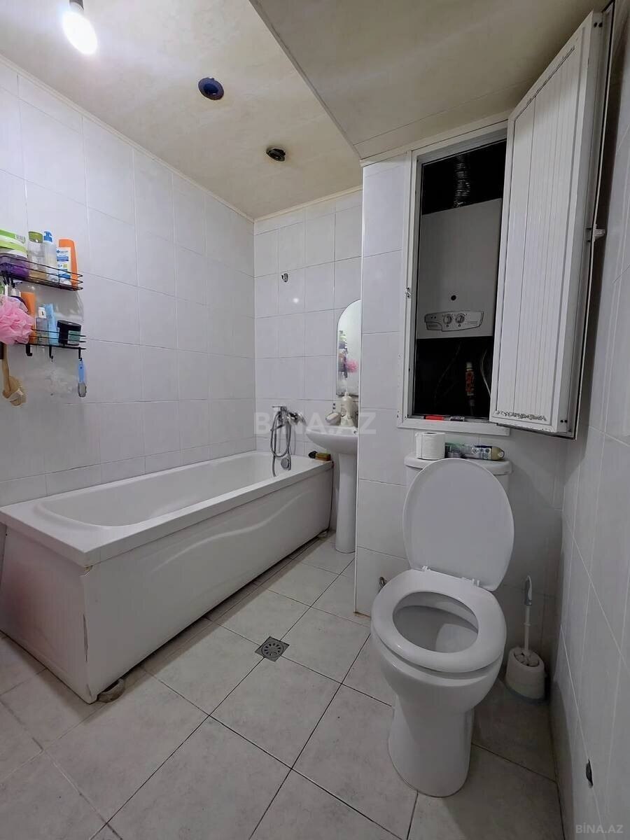 3 otaqlı Köhnə tikili, Memar Əcəmi m., Bakı
