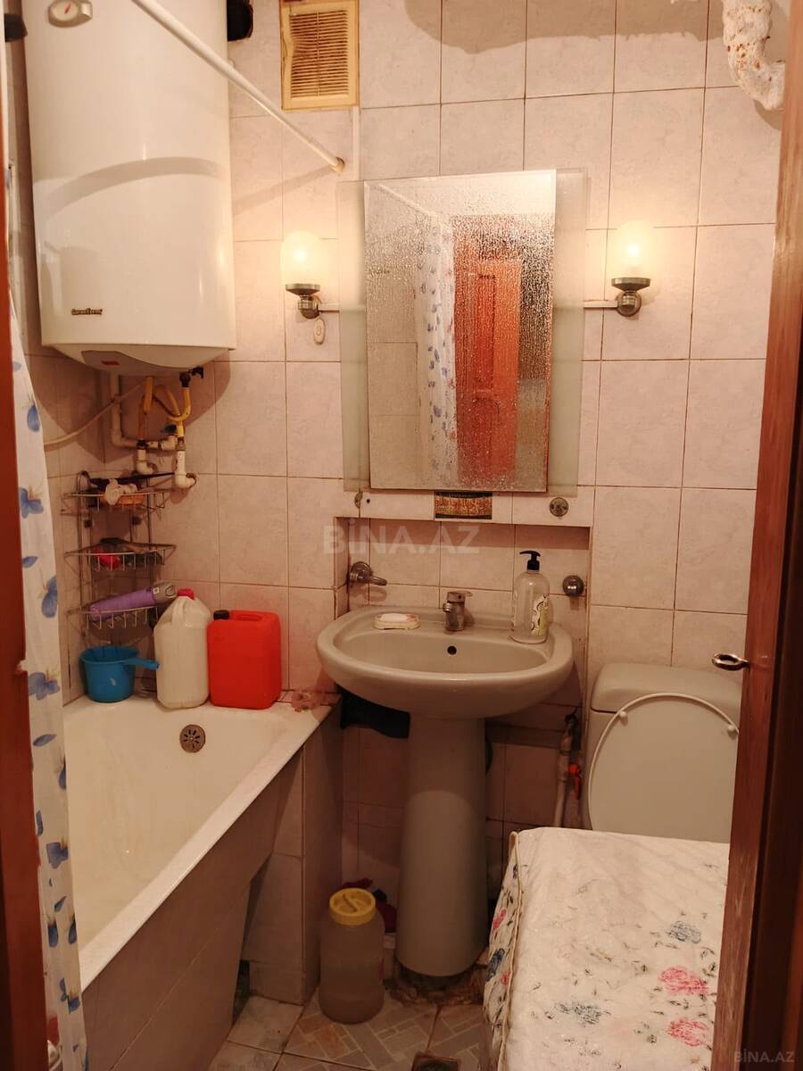 2 otaqlı Köhnə tikili, Elmlər Akademiyası m., Bakı