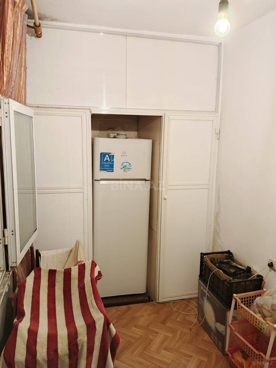 2 otaqlı Köhnə tikili, Elmlər Akademiyası m., Bakı
