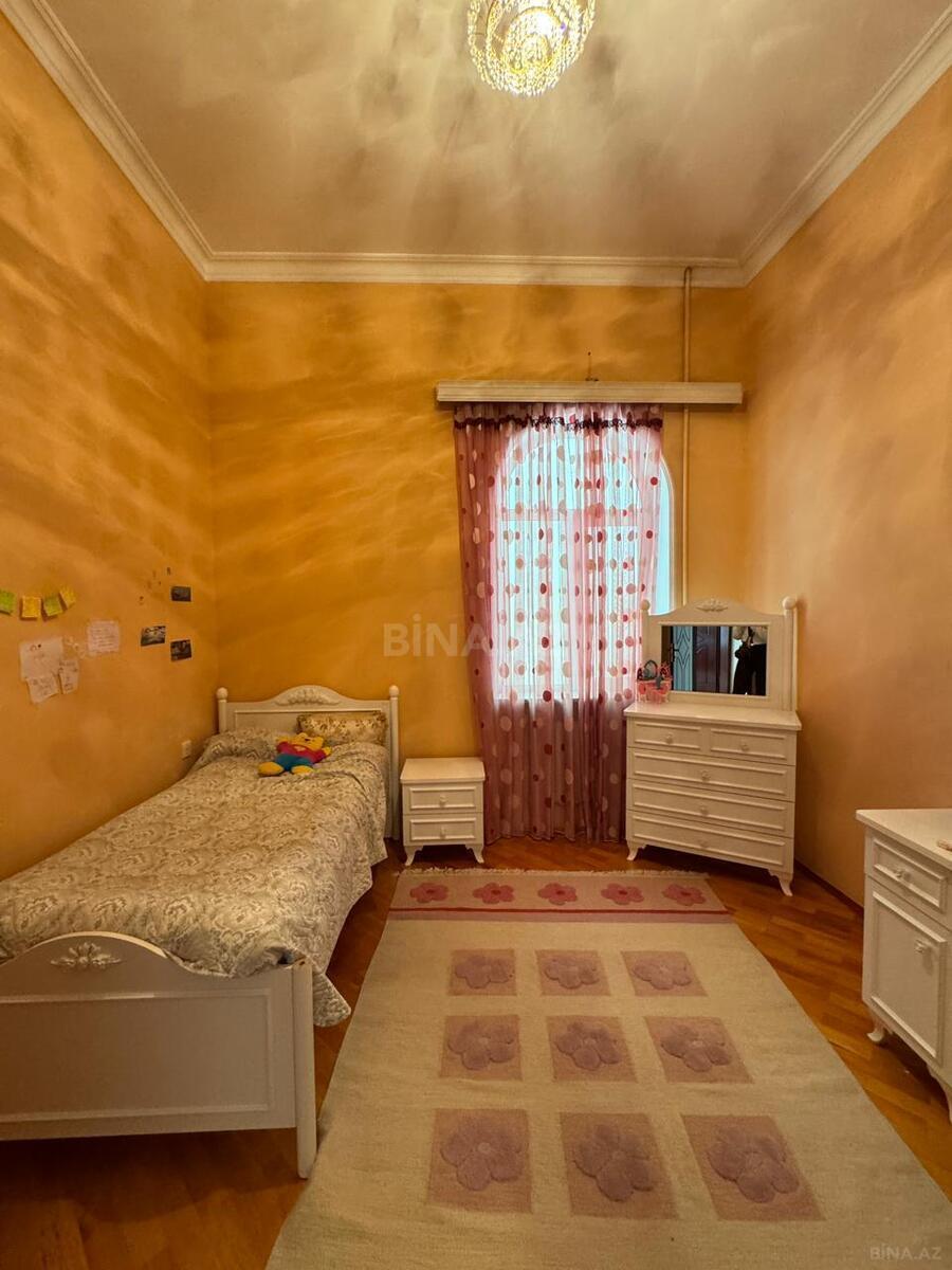 9 otaqlı Həyət evi/Bağ evi, Azadlıq Prospekti m., Bakı