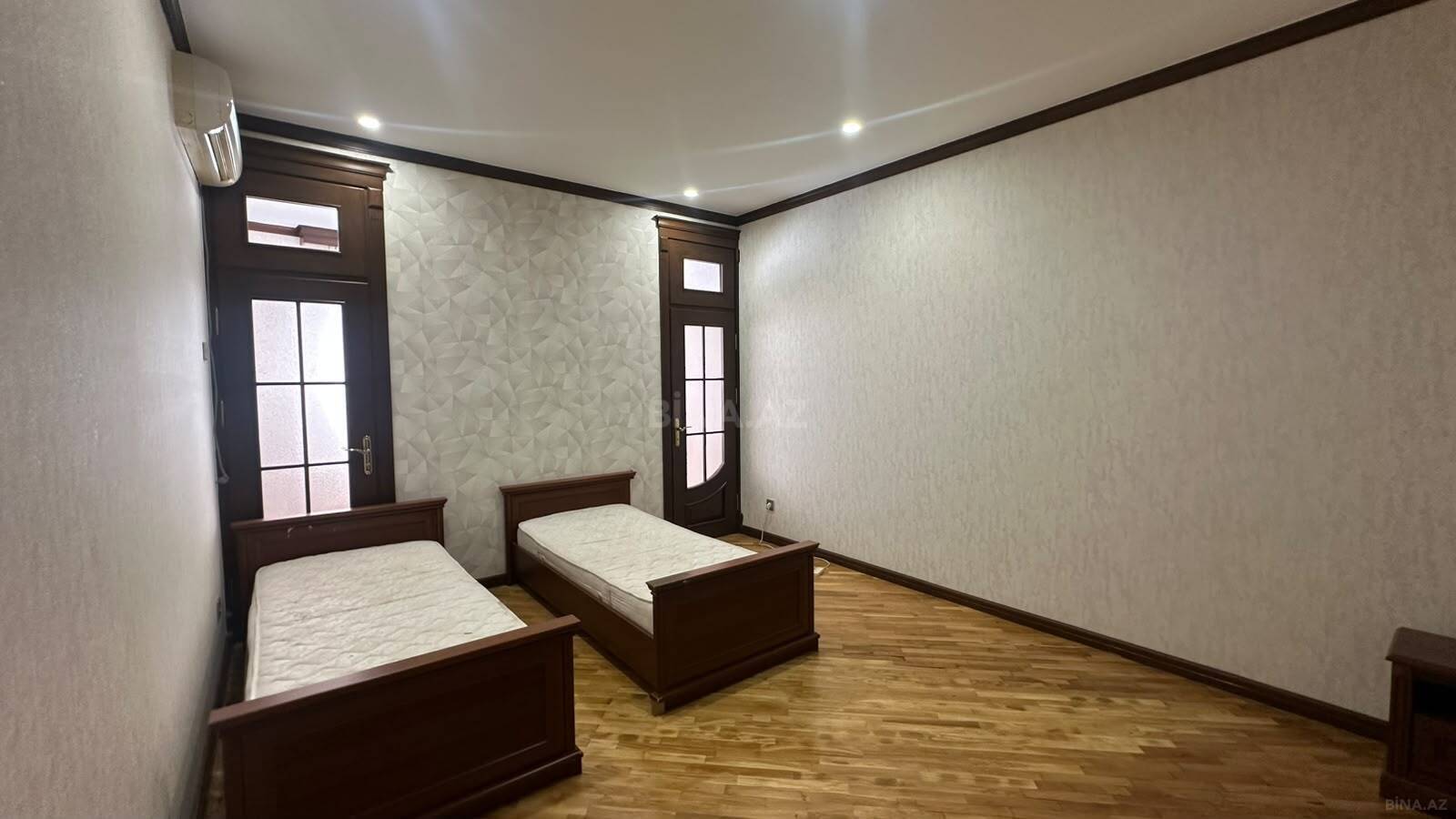 5 otaqlı Yeni tikili, Nizami m., Bakı