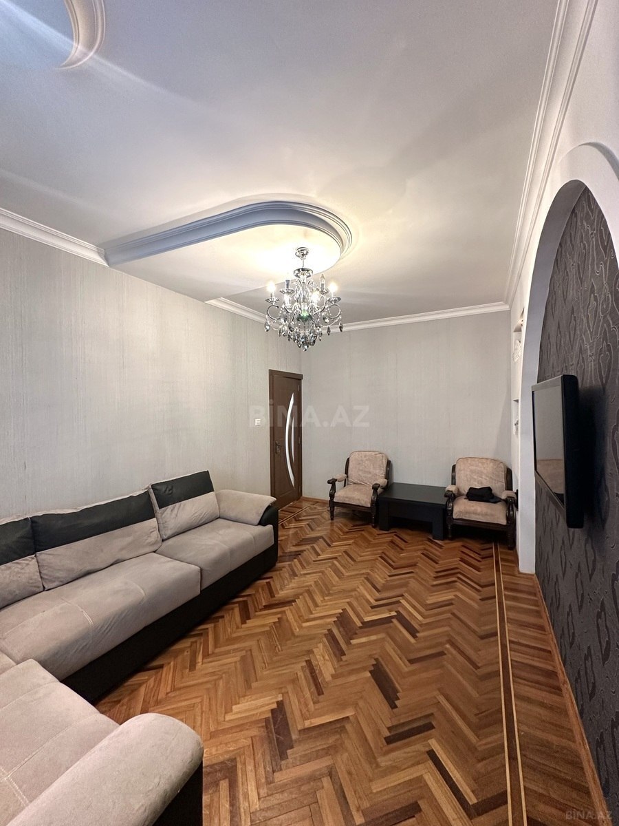 4 otaqlı Köhnə tikili, Həzi Aslanov q., Bakı