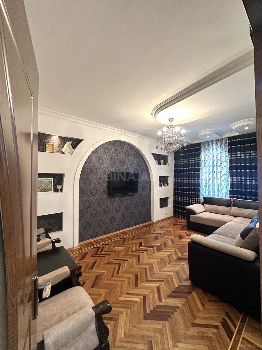 4 otaqlı Köhnə tikili, Həzi Aslanov q., Bakı