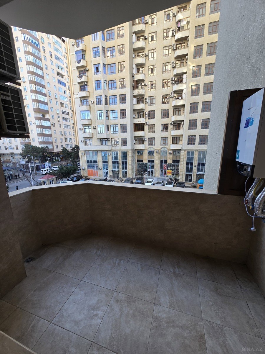 4 otaqlı, 186.0 m², İnşaatçılar