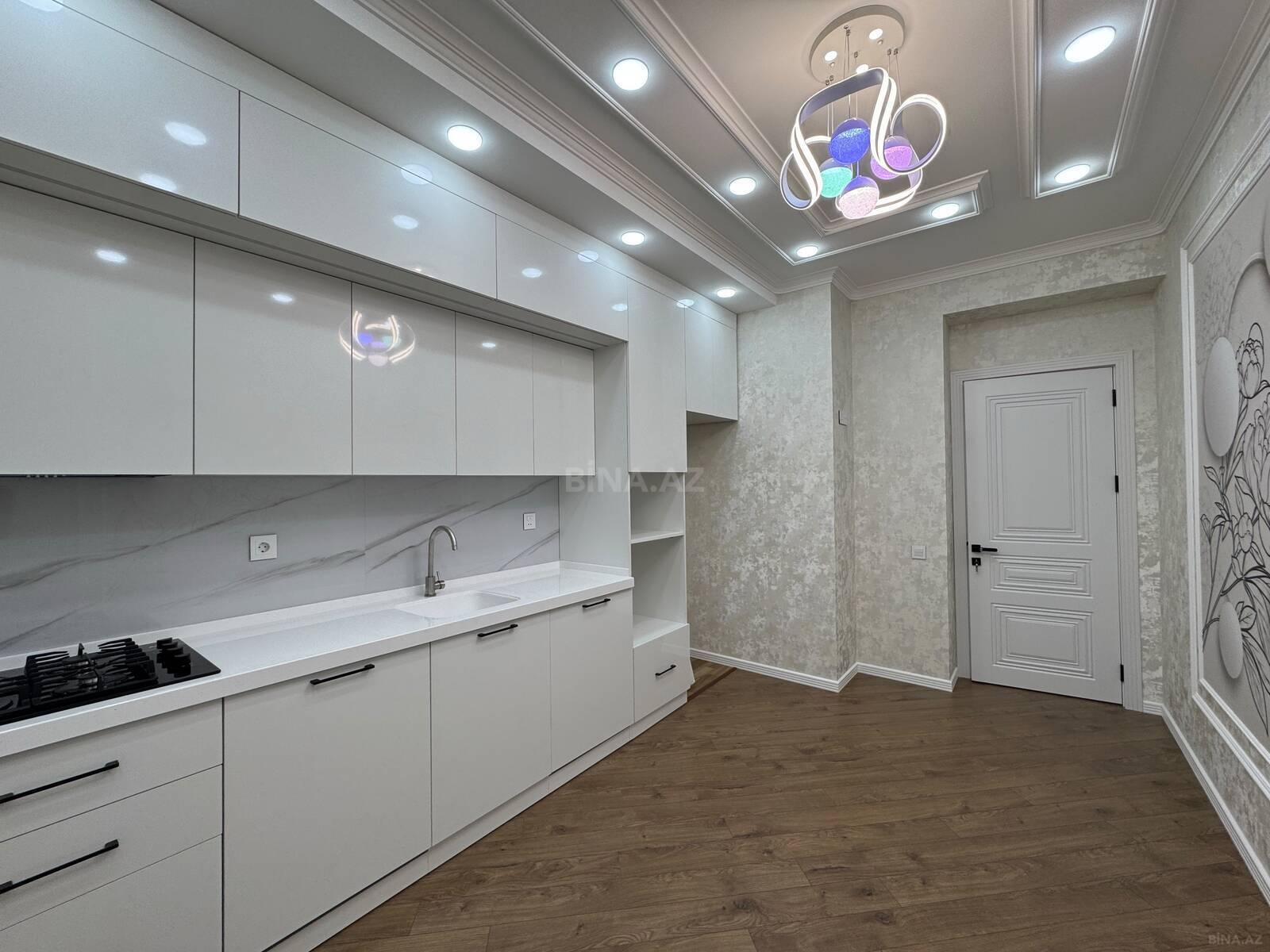 3 otaqlı Yeni tikili, Neftçilər m., Bakı