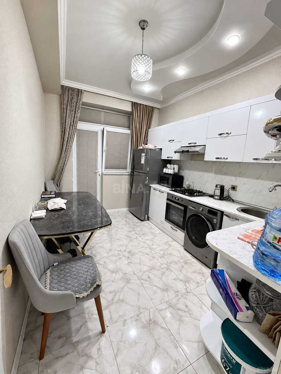 3 otaqlı Yeni tikili, İnşaatçılar m., Bakı