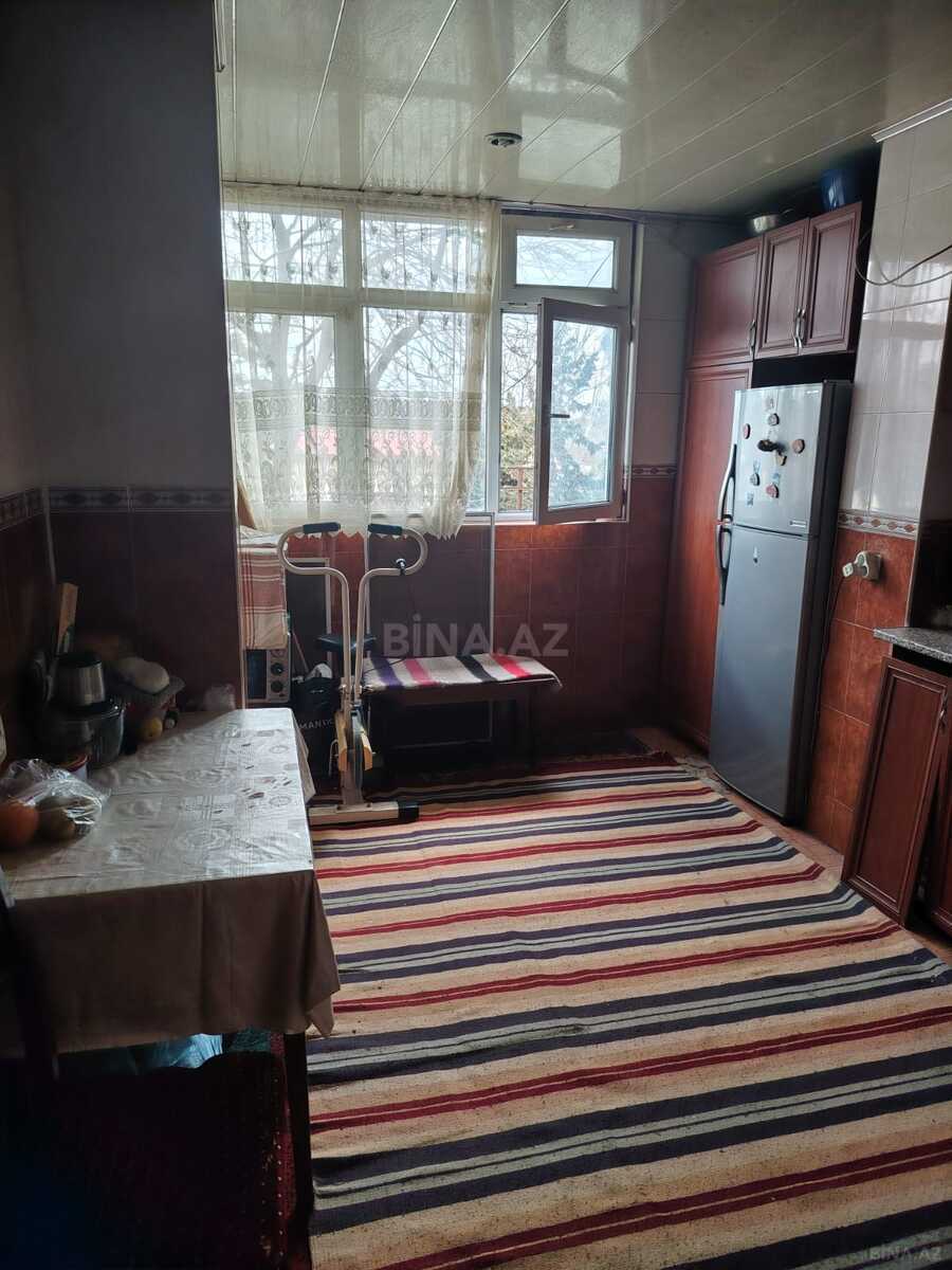 3 otaqlı Köhnə tikili, Qara Qarayev m., Bakı