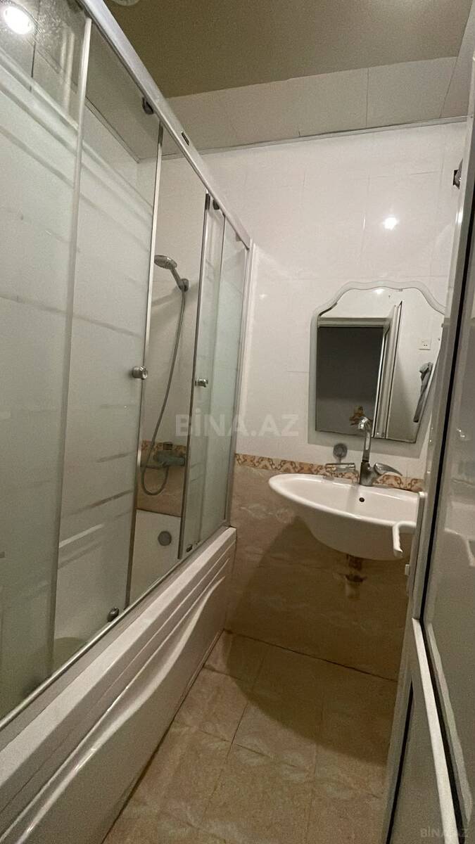 3 otaqlı Köhnə tikili, Elmlər Akademiyası m., Bakı